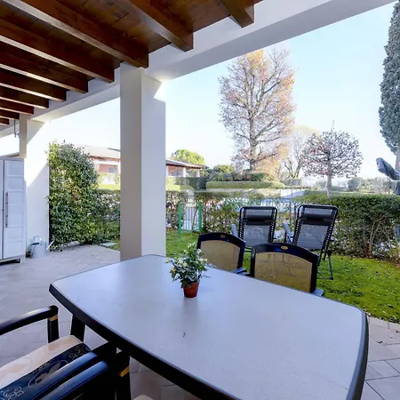 Apartment Rosa Flat By Garda