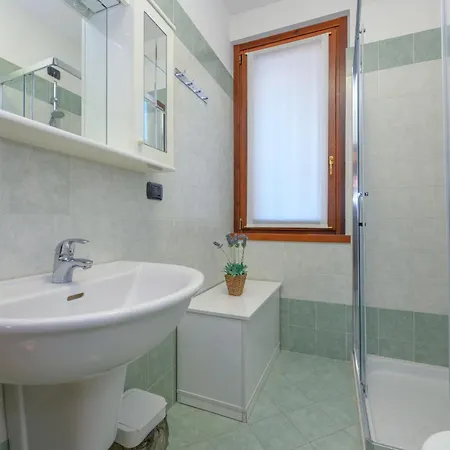 Rosa Flat By Garda Polpenazze del Garda