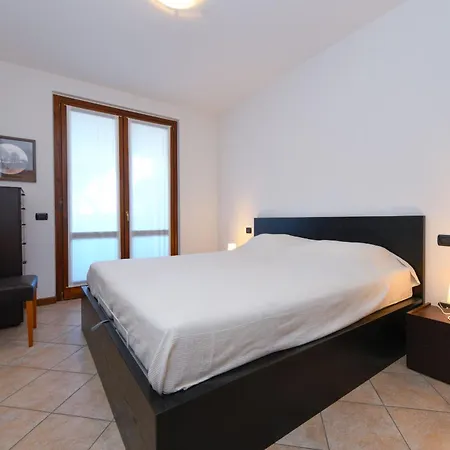 Apartment Rosa Flat By Garda